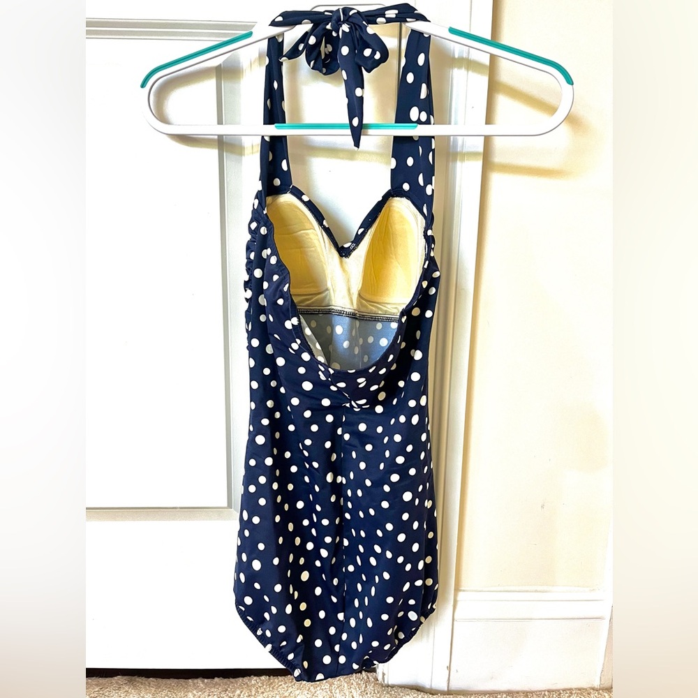 Bathing Suit - Picture 6 of 9